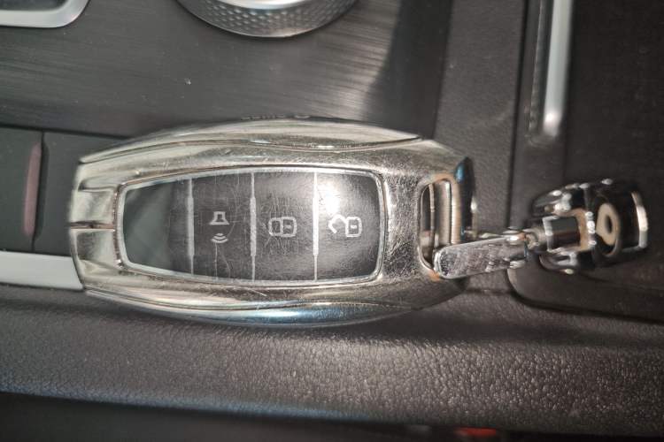 Used Great Wall Poer 2023 2.0T Commercial Version Automatic Diesel Two-Wheel Drive Elite Trim with Long Bed – GW4D20M Vehicle Key