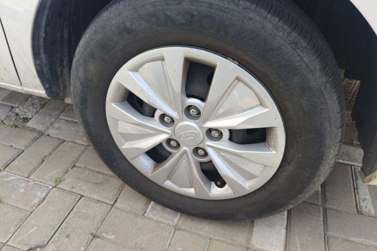 Used JAC Refine M3 2019 Creator Edition 1.8L Luxury Model Right Front Wheel Hub