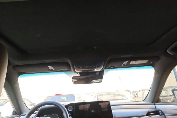 Used Lexus ES 2025 300h Deluxe Edition
