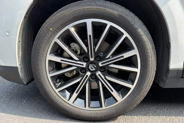 Used Leapmotor B10 2025 510 Joyful Edition Left Front Wheel Hub