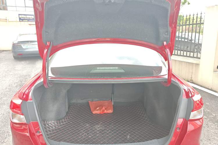 Used Nissan Lannia 2020 1.6L CVT Smart Connect Smart Cool Edition Trunk