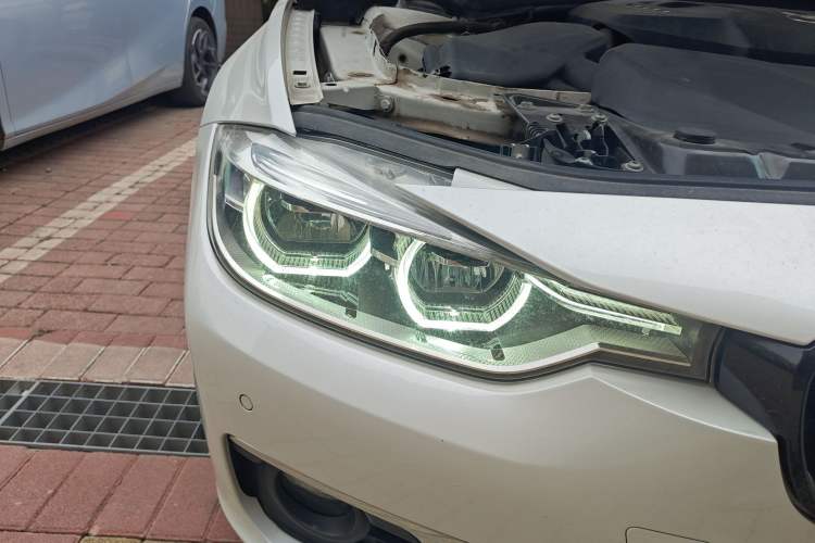 Used BMW 3 Series 2017 320Li Fashion Model Right Front Headlight