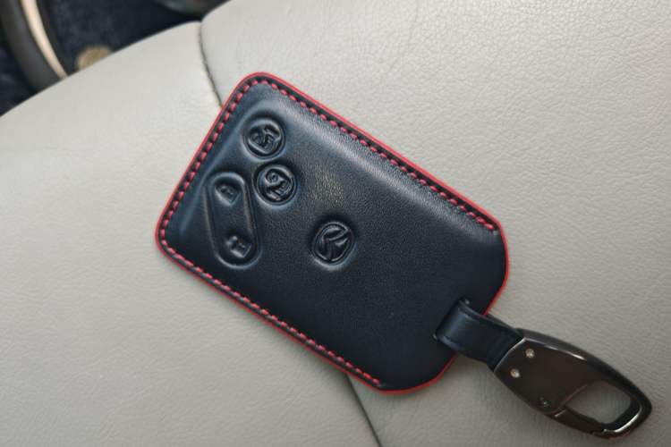 Used Mazda 8 2013 2.5L Ultimate Edition
