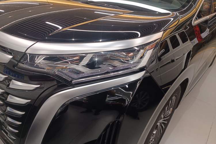 Used Denza D9 2024 DM-i 1050 Luxury Model