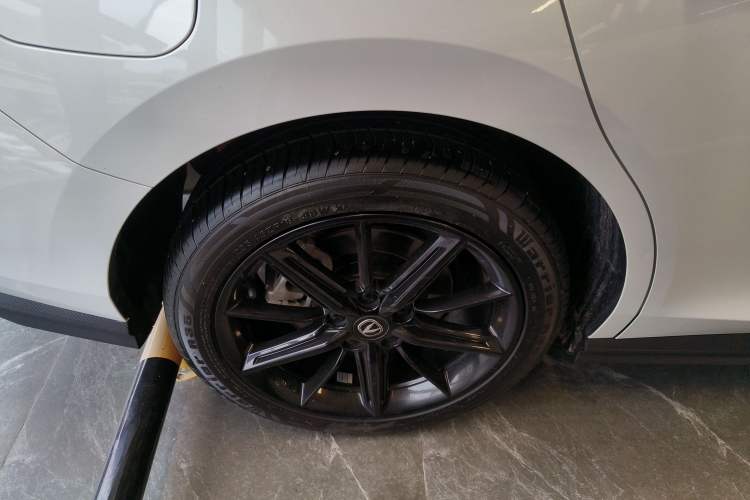 Used Changan UNI-V iDD 2023 ZhiDian iDD 1.5T 113km Smart & Fun Version
