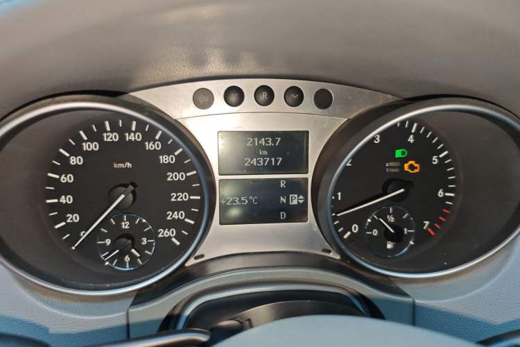 Used Mercedes-Benz M-Class 2010 ML 300 4MATIC
