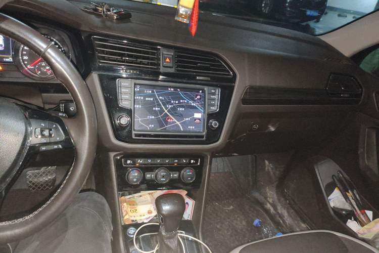 Used Volkswagen Tiguan L 2017 330TSI Automatic Two-Wheel Drive Luxury Edition
