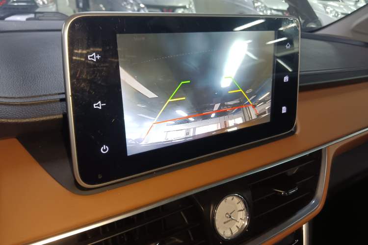 Used Wuling Hongguang S3 2019 1.5L Manual Luxury Model China VI Standard
