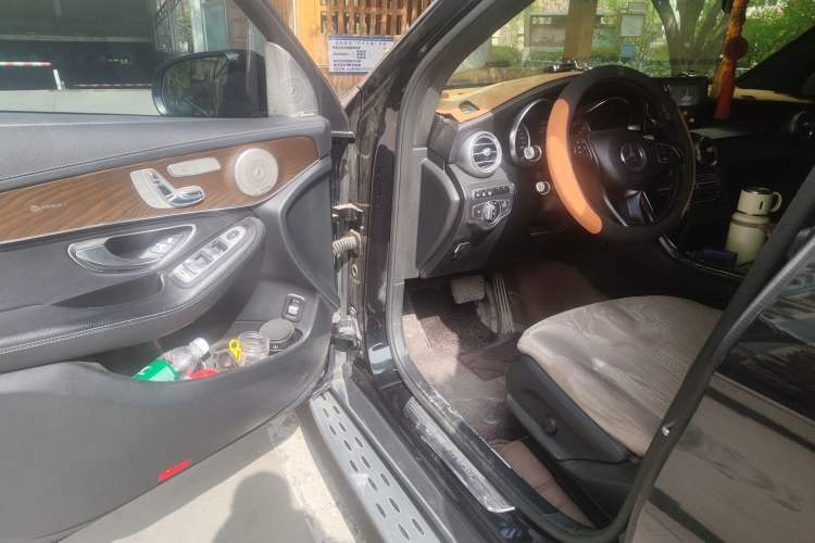 Used Mercedes-Benz GLC 2017 GLC 300 4MATIC Sport Edition Driver Seat