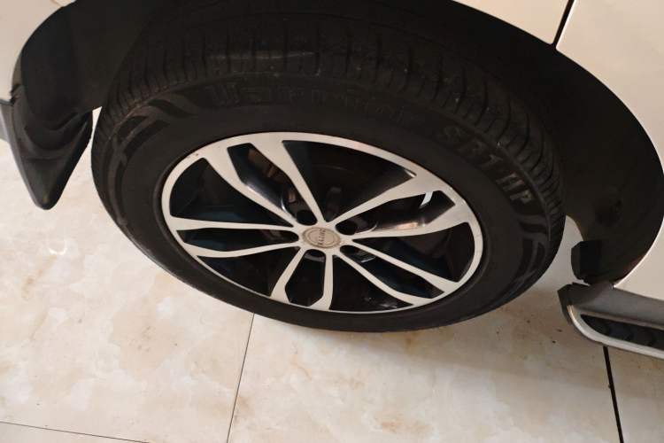 Used Zotye T600 2015 Family Edition 2.0T Manual Elite Version
