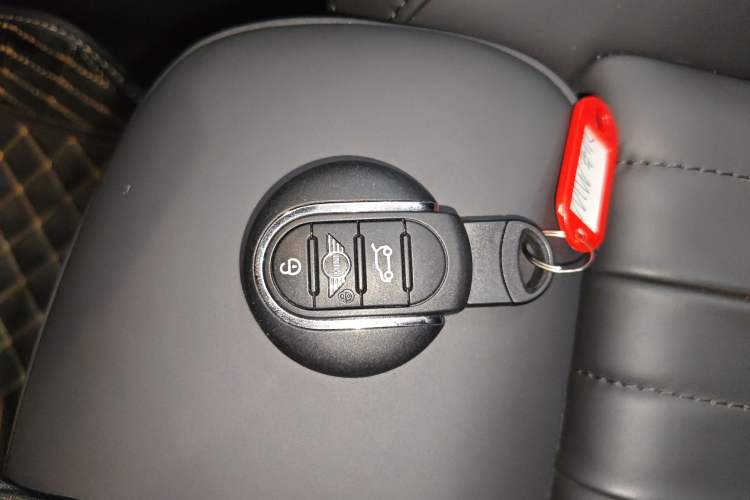 Used MINI MINI 2023 Second Facelift 2.0T COOPER S CABRIO Artist
