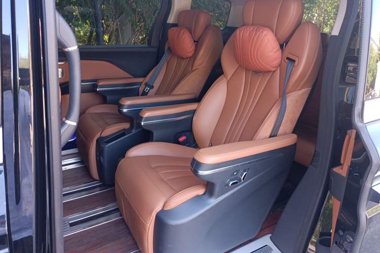 Used Hongqi HQ9 2023 2.0T Smart Connect Flagship Edition
