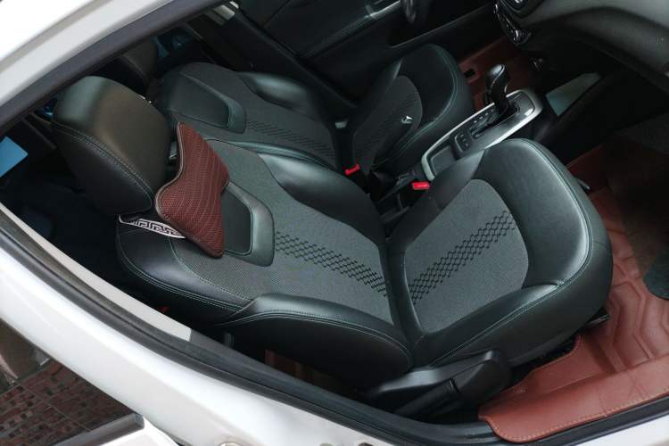 Used Chevrolet Lova RV 2016 1.5L Automatic Smart Drive Edition Right Front Seat