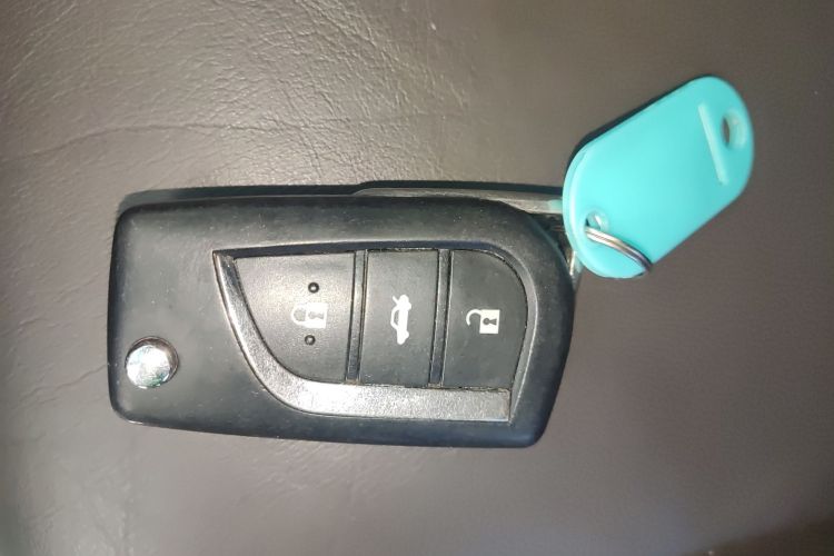 Used Toyota Reiz 2013 2.5V Elite Edition Vehicle Key