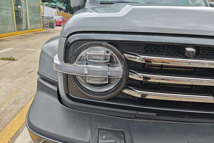 Used Tank 300 2023 City Edition 2.0T—Stylish as Ever Right Front Headlight