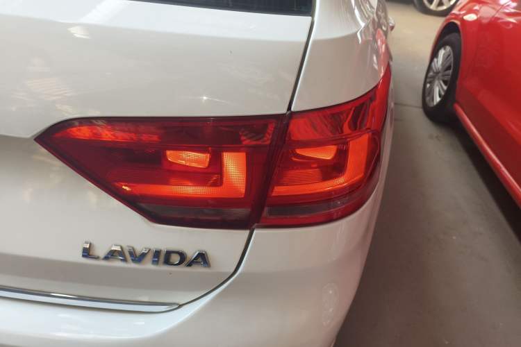 Used Volkswagen Gran Lavida 2013 1.6L Automatic Comfort Model