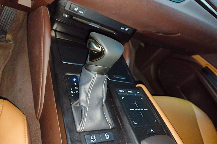 Used Lexus ES 2018 200 Excellence Edition China V Standard
