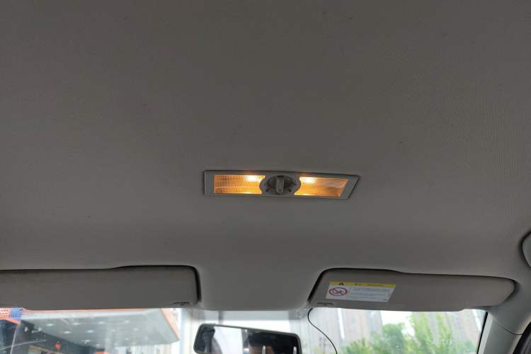 Used Volkswagen Lavida 2015 1.6L Automatic Fashion Edition Headliner