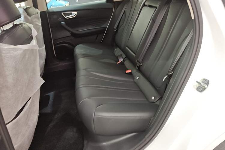 Used Roewe D7 2025 DMH 125km World Champion Edition Left Rear Seat