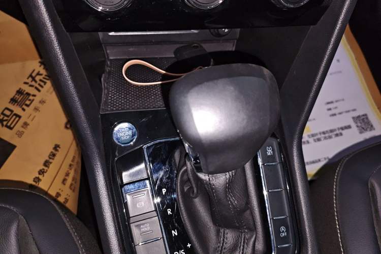 Used Volkswagen Tiguan L 2020 330TSI Automatic Two-Wheel Drive Panoramic Comfort Edition China VI Standard
