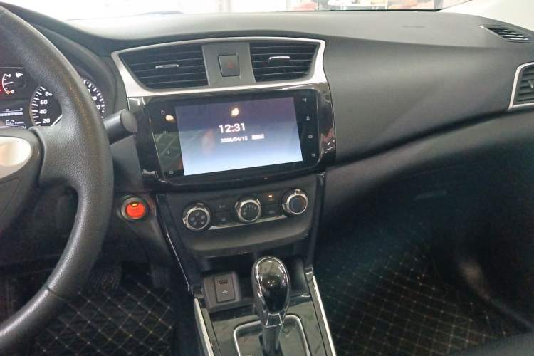 Used Nissan Sylphy 2019 1.6XV CVT Smart Connect Luxury Edition China VI Standard Audio And AC Panel