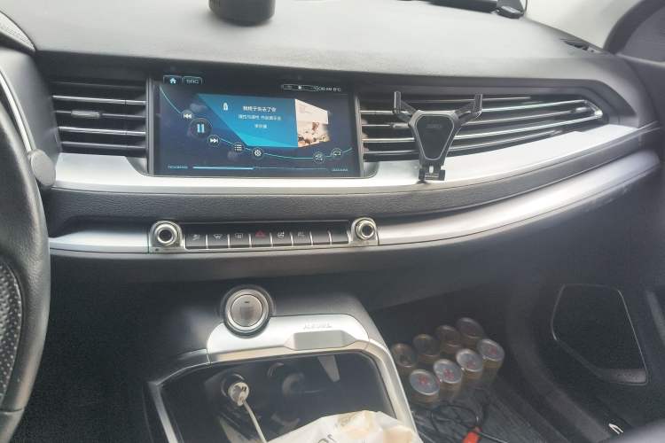 Used Haval H6 2017 Red Label 2.0T Automatic Two-Wheel Drive ZhiShang Model