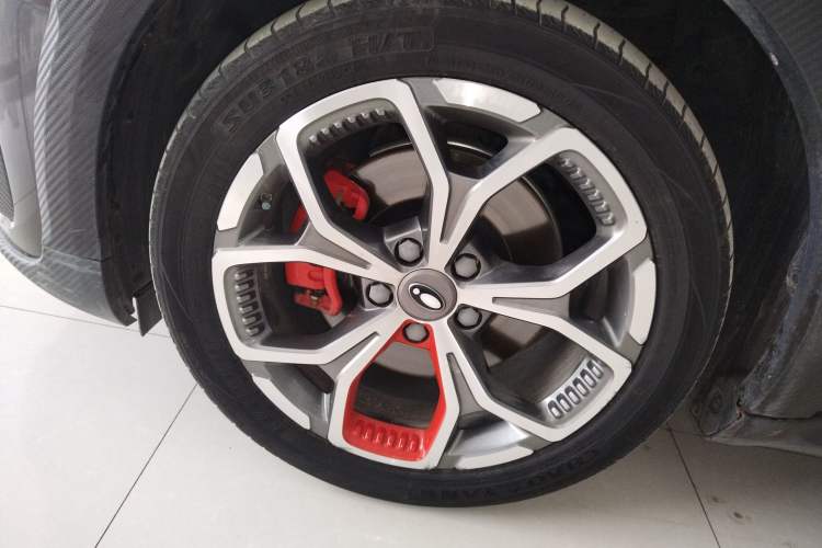 Used ORA Good Cat GT 2023 Mulan Edition 401km Luxury Version Left Front Wheel Hub