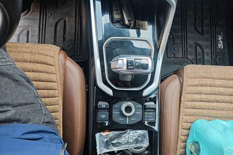 Used Haval H6 2017 Red-Label 2.0T Automatic Two-Wheel Drive Leading Edition
