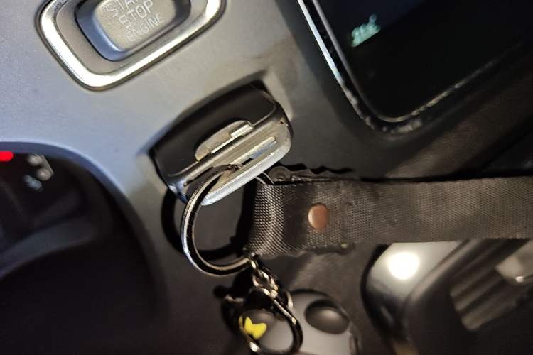 Used Volvo V40 2015 1.6T Zhiya Edition Vehicle Key