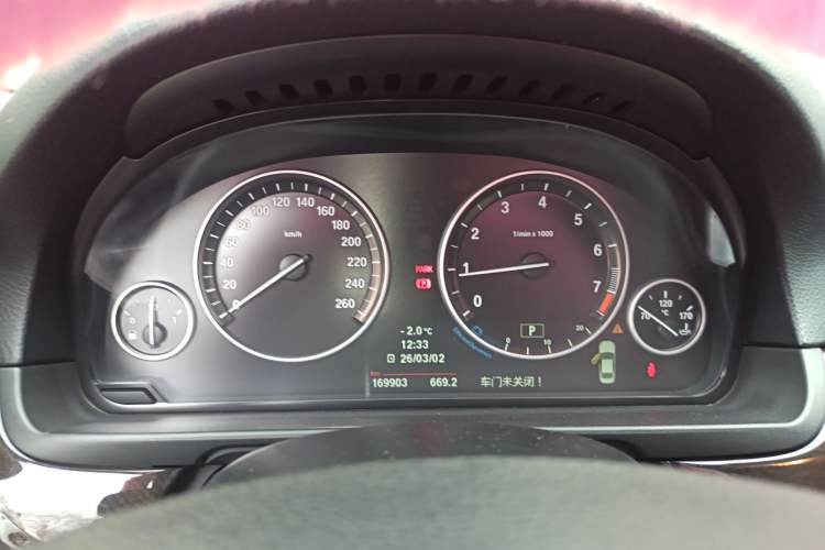 Used BMW 5 Series 2013 525Li Luxury Model
