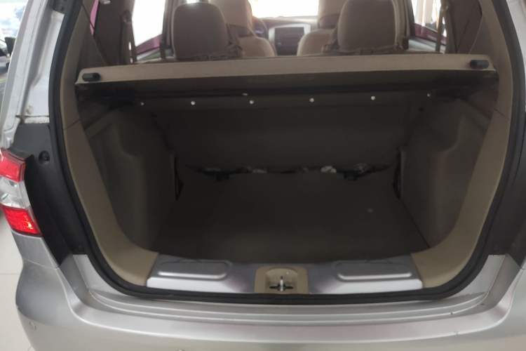 Used Nissan Livina 2015 1.6XE Manual Comfort Edition Trunk