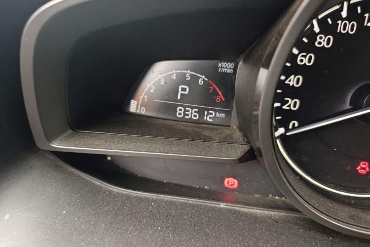 Used Mazda 3 Axela 2019 Cloud-Controlled Sedan 1.5L Automatic Luxury Model China VI Standard Odometer Close Up