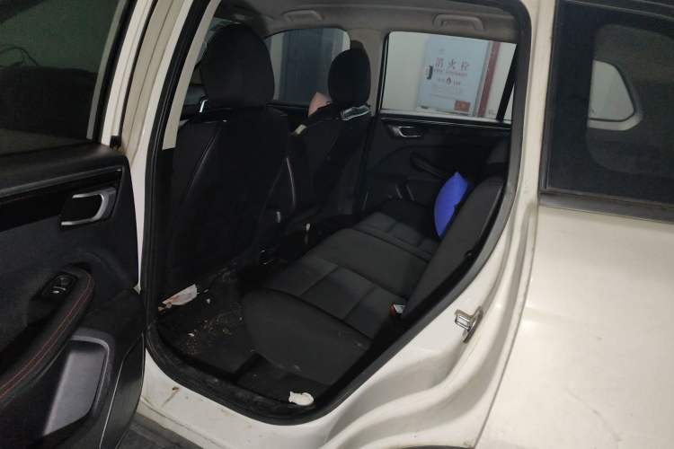 Used Zotye Domy X5 2016 1.5T Manual Elite 7-Seater China IV Standard Left Rear Seat