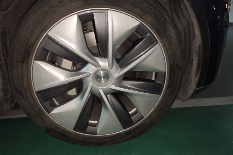 Used Tesla Model Y 2022 Revised Version Rear-Wheel Drive Right Front Wheel Hub