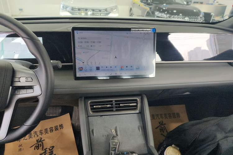 Used BYD Qin L 2025 DM-i Smart Drive 120KM Superior Model Audio And AC Panel