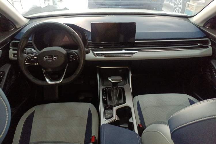 Used Geely Auto Emgrand 2022 4th Generation 1.5L CVT Flagship Model
