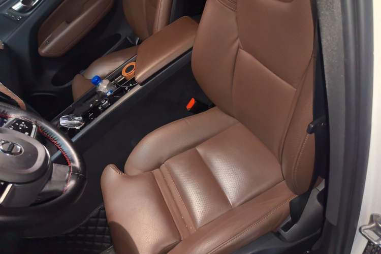 Used Volvo XC60 2023 B5 4x4 Smart Luxury Edition Left Front Seat