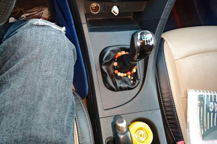 Used Haima Fumei 2016 1.6L Manual Prestige Model Upgrade Gear Lever