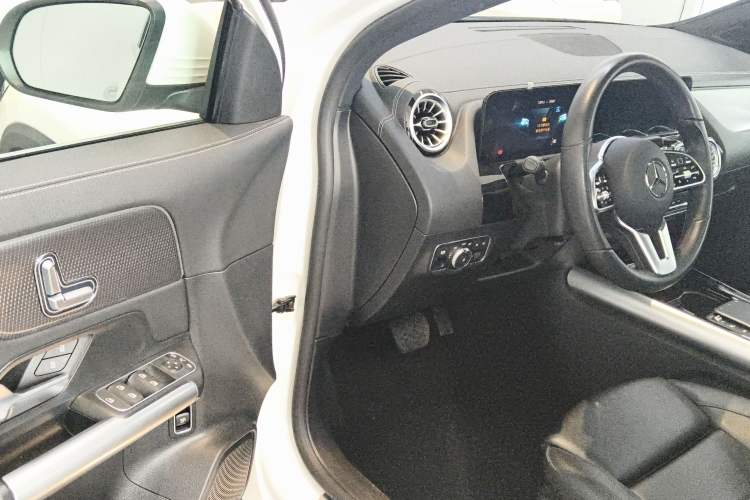 Used Mercedes-Benz GLA 2023 GLA 220 Driver Seat