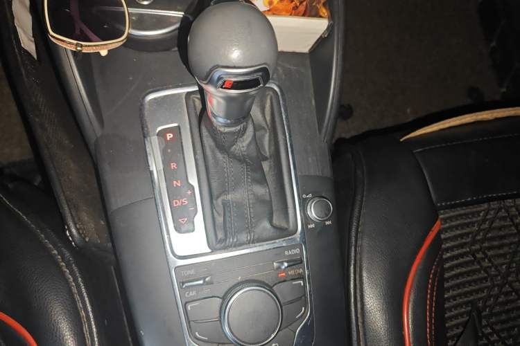 Used Audi A3 2016 Limousine 35 TFSI Ambition Edition Gear Lever