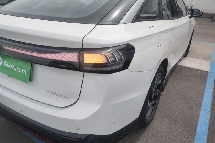 Used Volkswagen ID.7 VIZZION 2024 PRO Model Right Rear Taillight