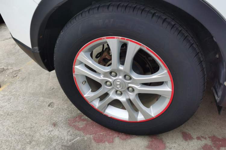 Used Huatai Santa Fe 2016 1.5T Gasoline Manual Two-Wheel Drive Smart Enjoyment i3 Model
