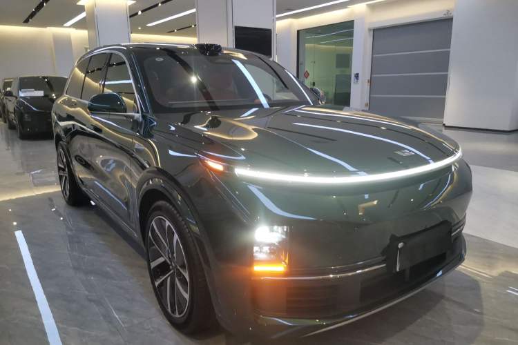 Used Li Auto L8 2024 Ultra Model Front Right 45 Deg