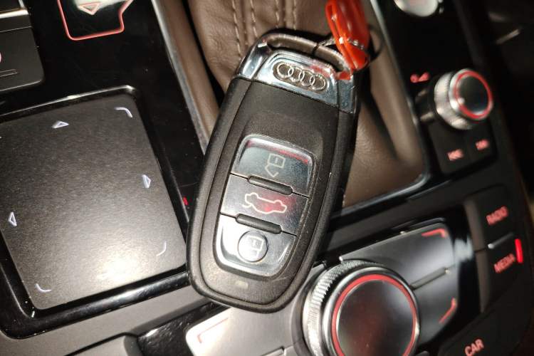 Used Audi A6L 2012 30 FSI Comfort Model
