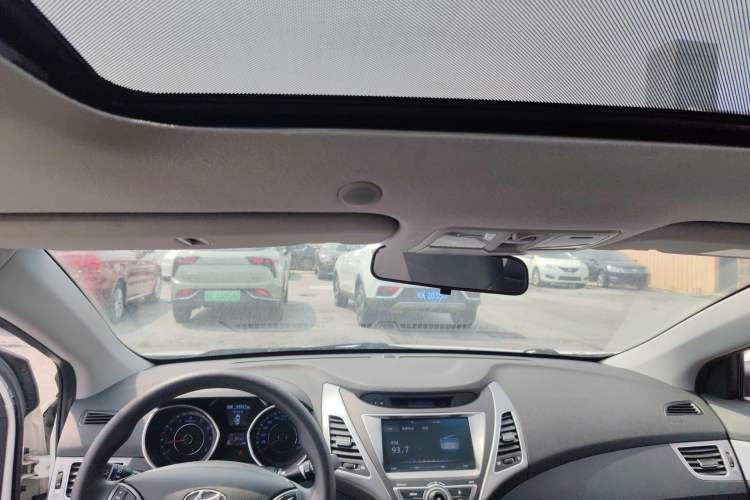 Used Hyundai Elantra (5th Generation / Langdong) 2016 1.6L Automatic Prestige Model
