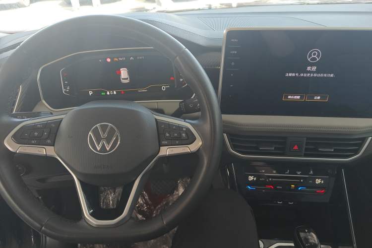 Used Volkswagen Tayron 2023 330TSI Two-Wheel-Drive Luxury Plus Advanced Version Center Console