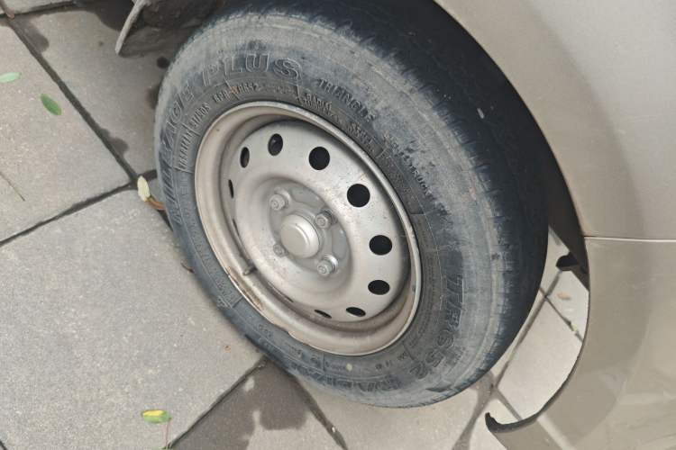 Used Wuling Rongguang 2019 1.2L S Van Standard Model with 5 Seats
