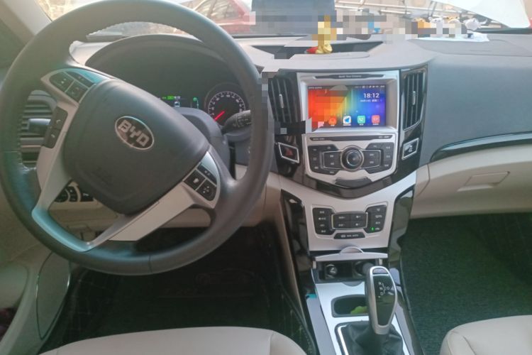 Used BYD e5 2017 300 Prestige Edition Center Console