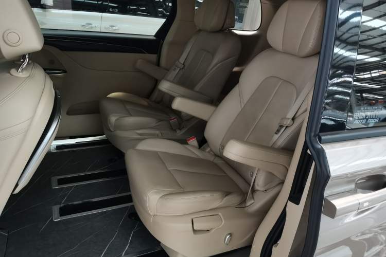 Used Buick GL8 2023 ES Lu Zun Deluxe Model Left Rear Seat