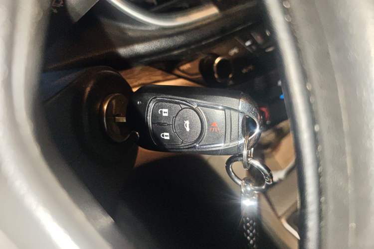 Used Buick GT 2016 15N Manual Elite Edition Vehicle Key